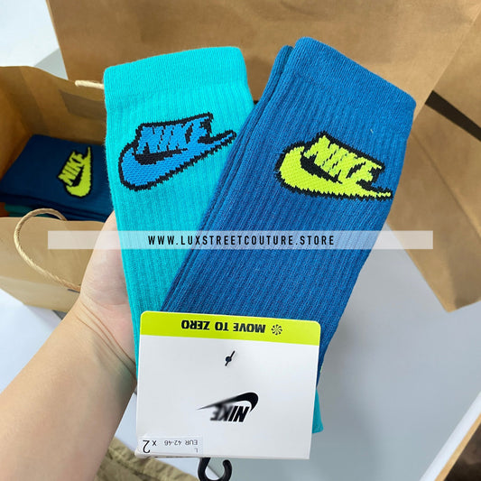 NlKE LOGO CREW SOCKS (3 PAIRS)