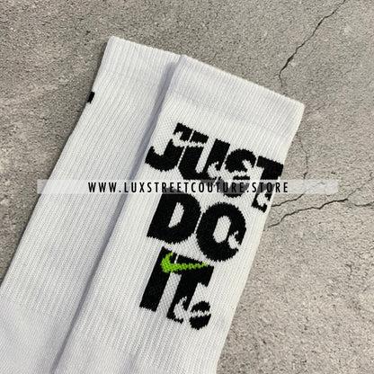 NlKE JUST DO IT CREW SOCKS ( 3 PAIRS )